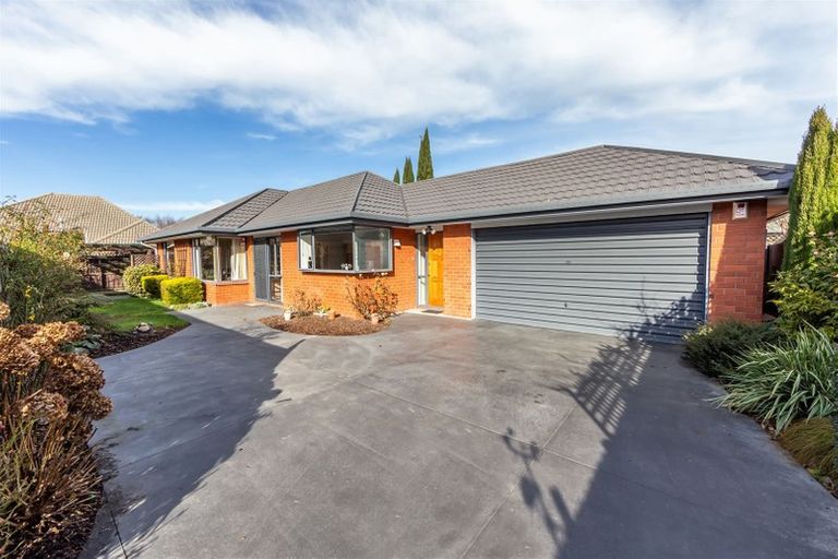 Photo of property in 5 Murfitt Place, Sockburn, Christchurch, 8042