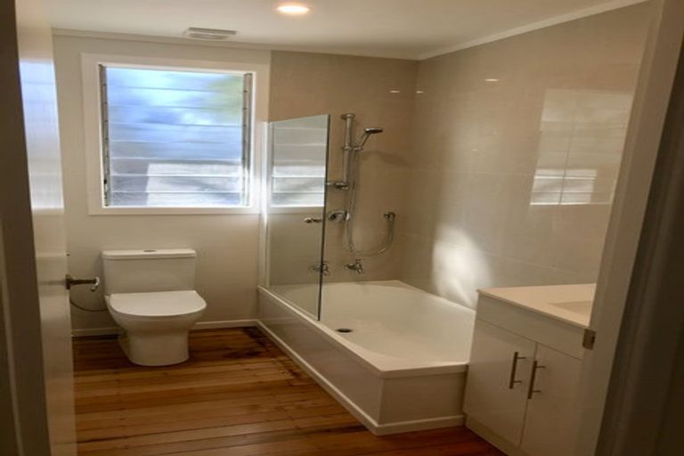 Photo of property in 2/4 Sydney Street, Hauraki, Auckland, 0622