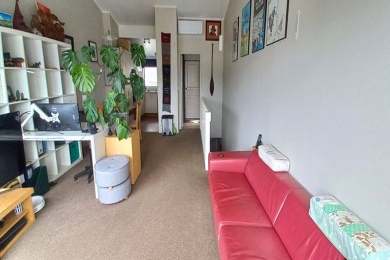 Photo of property in 53 Hankey Street, Mount Cook, Wellington, 6011