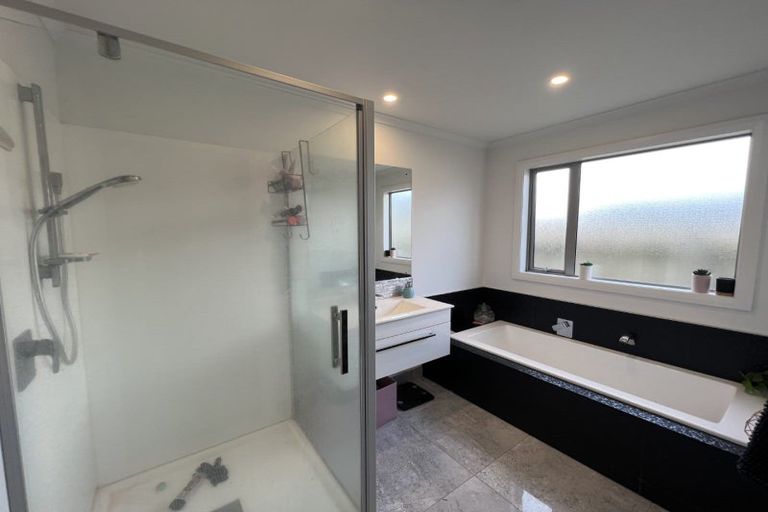 Photo of property in 30 Peter Hall Drive, Kelvin Grove, Palmerston North, 4414