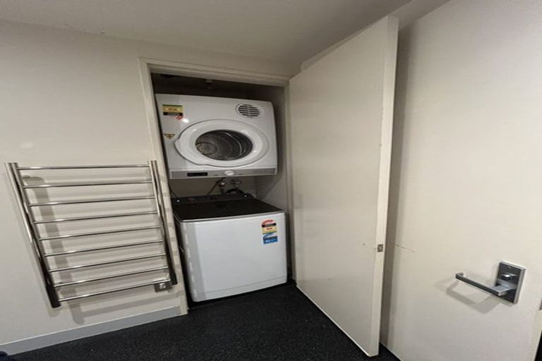 Photo of property in Gerondis Bldg Apartments, 408/60 Willis Street, Wellington Central, Wellington, 6011