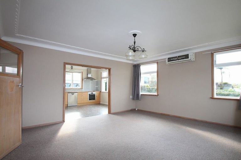 Photo of property in 47 Broadway, Stratford, 4332