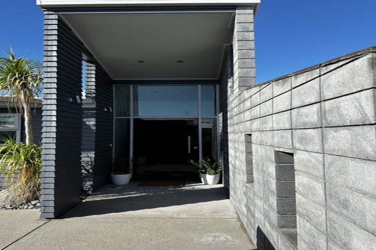 Photo of property in 15 Shalimar Place, Huntington, Hamilton, 3210