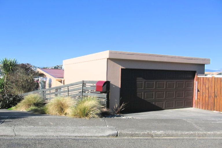 Photo of property in 16 Fairburn Grove, Johnsonville, Wellington, 6037