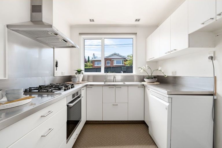 Photo of property in 16 Farquharson Street, Opoho, Dunedin, 9010