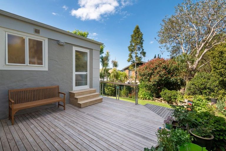 Photo of property in 38 Saddleback Rise, Murrays Bay, Auckland, 0630