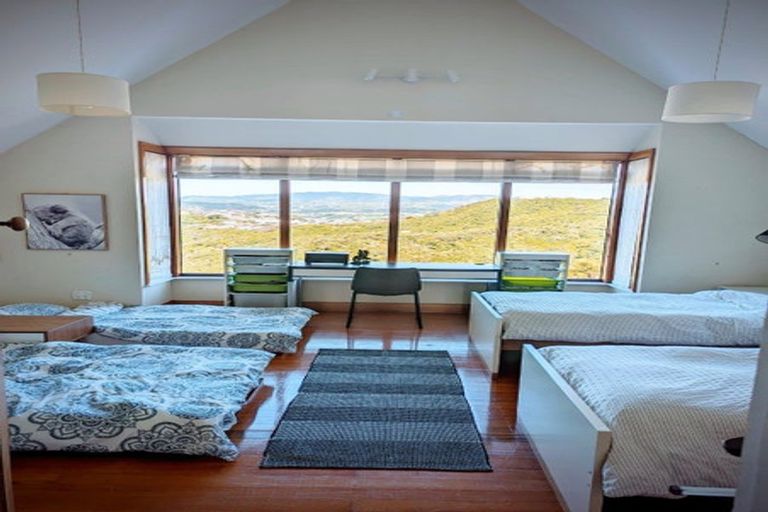 Photo of property in 172 Nevay Road, Karaka Bays, Wellington, 6022