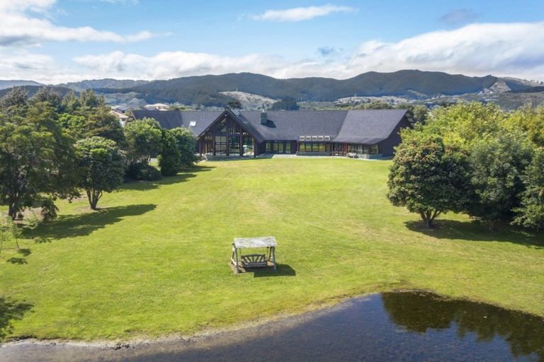 Photo of property in 132 Milne Drive, Paraparaumu, 5032