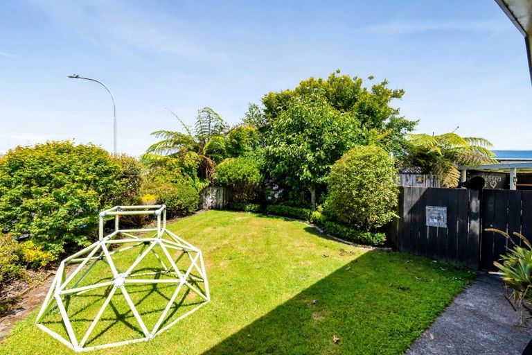 Photo of property in 1 Tainui Terrace, Inglewood, 4330