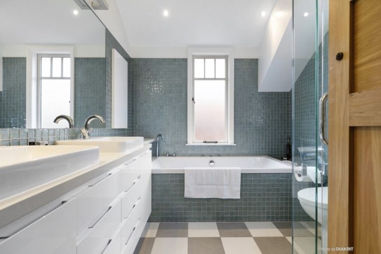Photo of property in 49 Homewood Avenue, Karori, Wellington, 6012