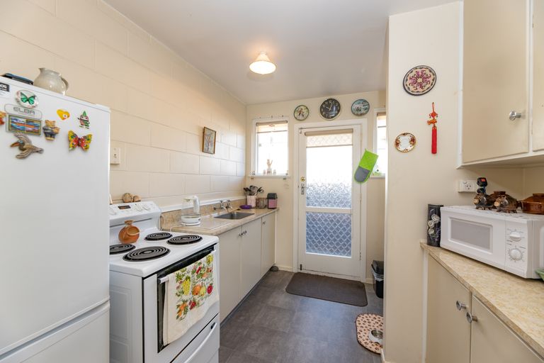 Photo of property in 1/113 Middlepark Road, Sockburn, Christchurch, 8042