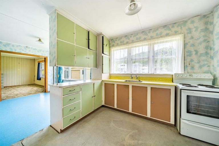 Photo of property in 18 Frederick Street, Wainuiomata, Lower Hutt, 5014