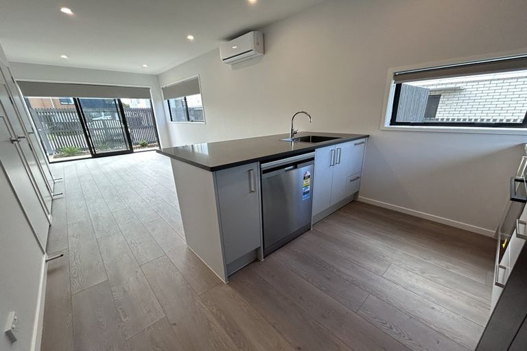 Photo of property in 57 Whati Lane, Henderson, Auckland, 0612