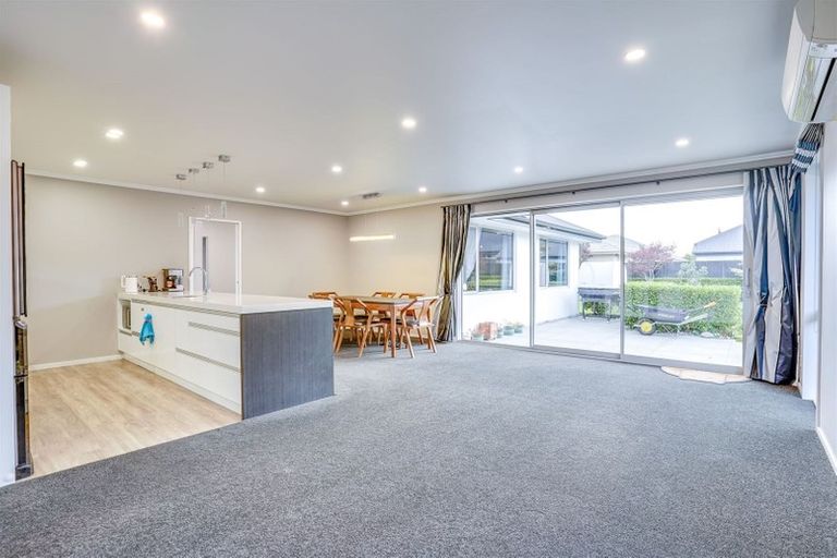 Photo of property in 5 Handley Crescent, Wigram, Christchurch, 8042