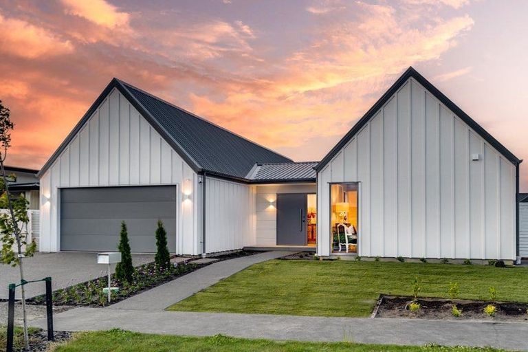 Photo of property in 5 Frank Ernest Crescent, Prebbleton, 7604