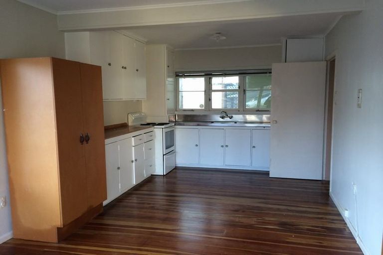 Photo of property in 45 Miro Street, New Lynn, Auckland, 0600