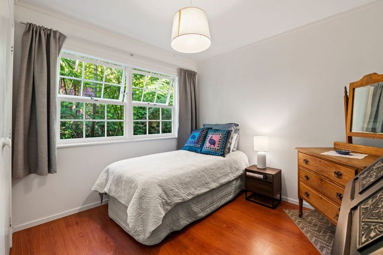 Photo of property in 3 Awaruku Road, Torbay, Auckland, 0630