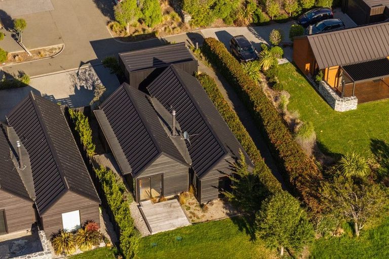Photo of property in 12 Fife Court, Jacks Point, Queenstown, 9371