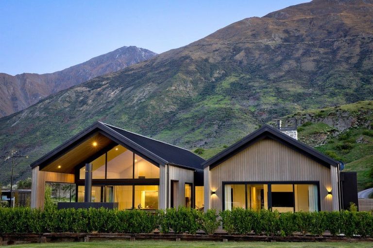 Photo of property in Kawarau Heights, 18 Kawarau Heights Boulevard, Lake Hayes, Queenstown, 9304