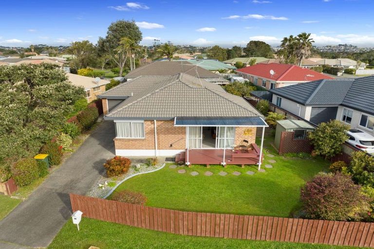 Photo of property in 75 Lakeside Drive, Orewa, 0931