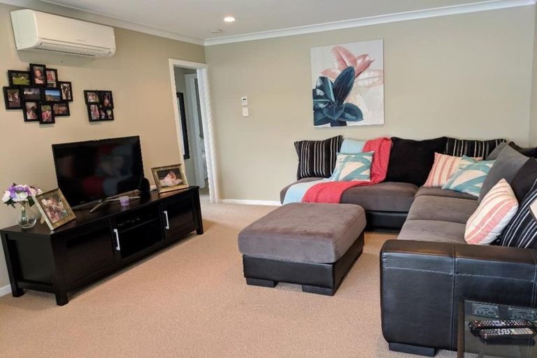 Photo of property in 6f1- Gemstone Drive, Birchville, Upper Hutt, 5018