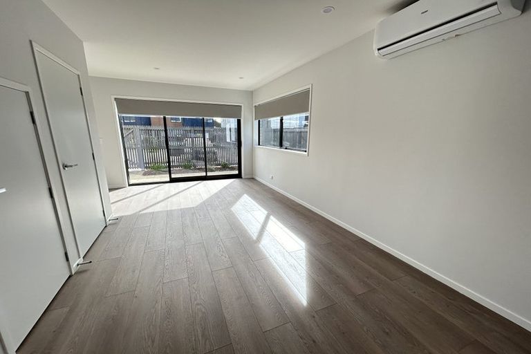 Photo of property in 57 Whati Lane, Henderson, Auckland, 0612