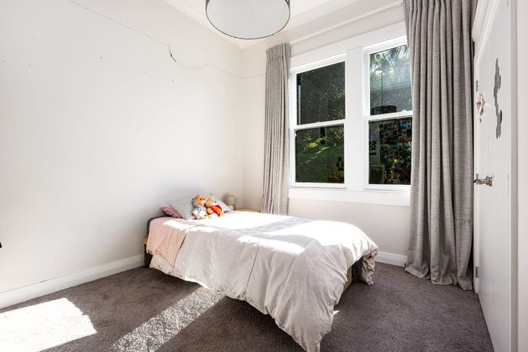 Photo of property in 21 Priscilla Crescent, Mornington, Wellington, 6021