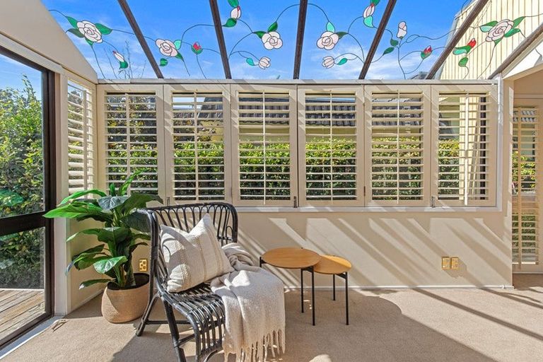 Photo of property in 4 Saddleback Rise, Murrays Bay, Auckland, 0630
