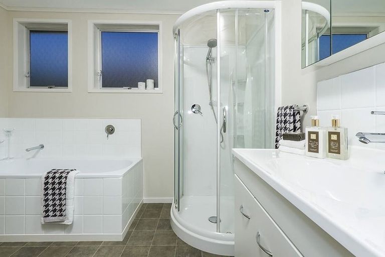 Photo of property in 97 Awaruku Road, Torbay, Auckland, 0630