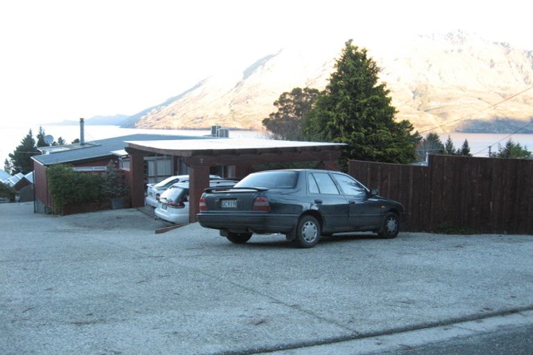 Photo of property in 32a&b Lomond Crescent, Queenstown, 9300
