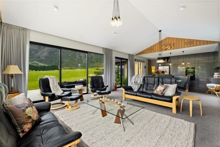 Photo of property in 44 Mckellar Drive, Jacks Point, Queenstown, 9371