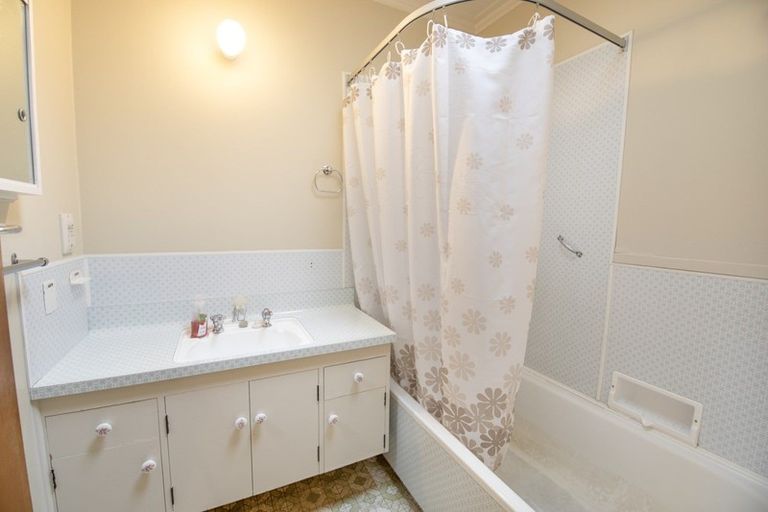 Photo of property in 2/20 Peddie Street, Taradale, Napier, 4112