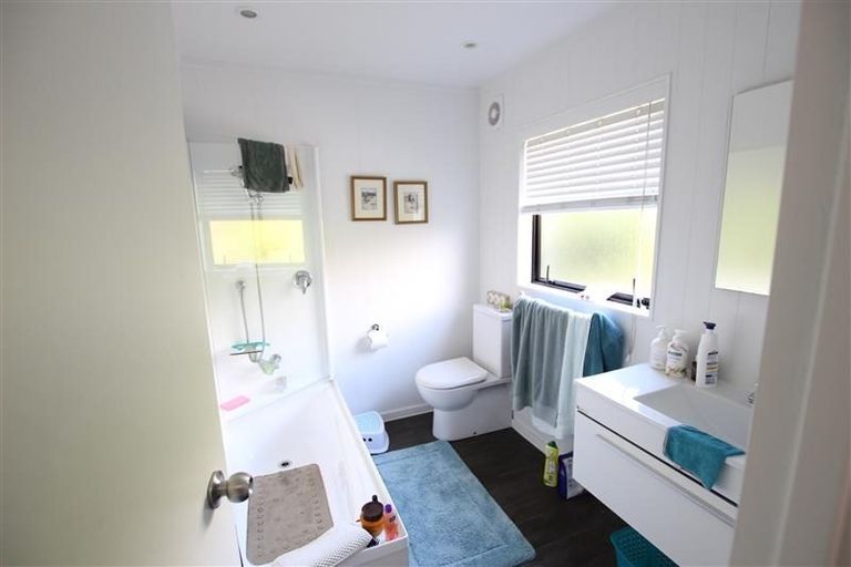 Photo of property in 16/58 Manuroa Road, Takanini, 2112