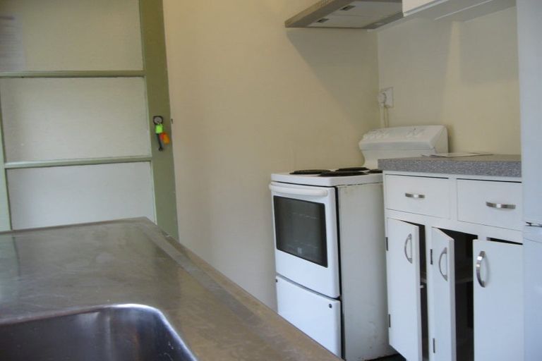 Photo of property in 4 Hawker Street, Mount Victoria, Wellington, 6011