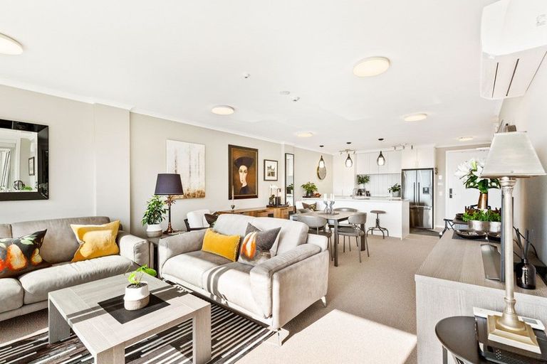 Photo of property in 186 Landmark Terrace, Orewa, 0931