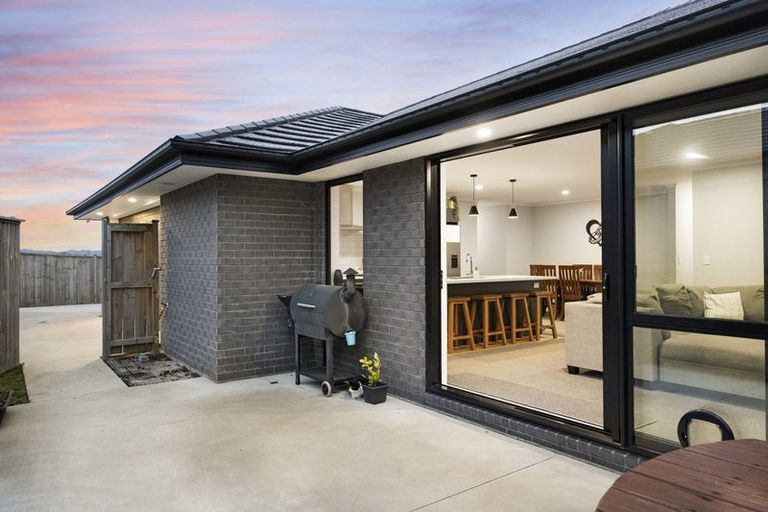 Photo of property in 32 Peacock Place, Pokeno, 2402