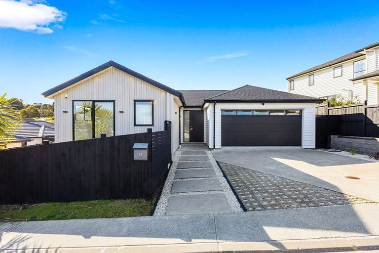 Photo of property in 13 Franheim Crescent, Orewa, 0931