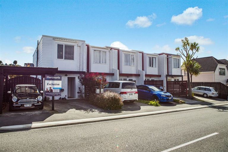 Photo of property in 20f1 Frankmoore Avenue, Johnsonville, Wellington, 6037