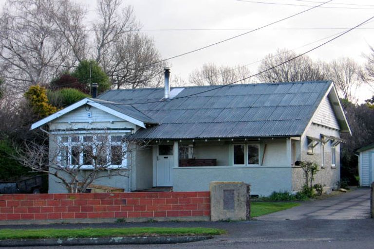 Photo of property in 37 Cambridge Terrace, Masterton, 5810