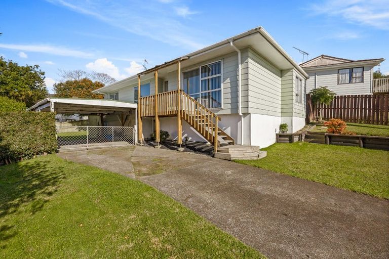 Photo of property in 26 Beauchamp Drive, Massey, Auckland, 0614
