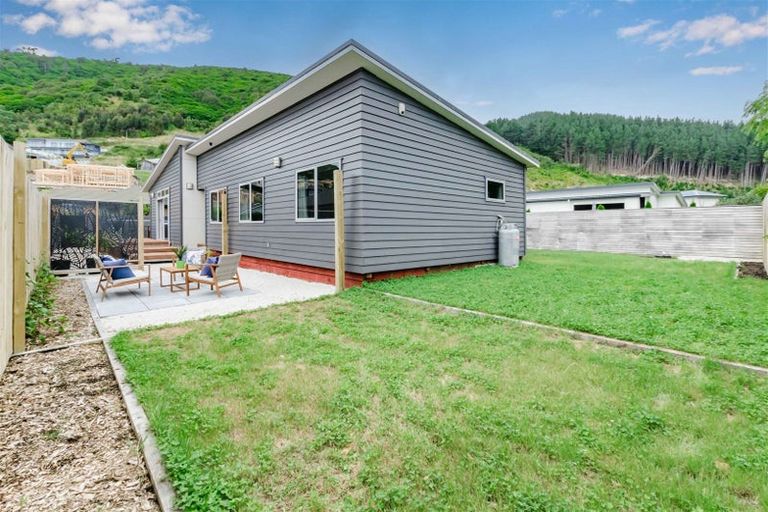 Photo of property in 10 Matuhi Street, Waikanae, 5036