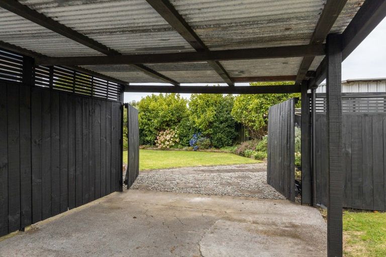 Photo of property in 15a Naumai Place, Spotswood, New Plymouth, 4310