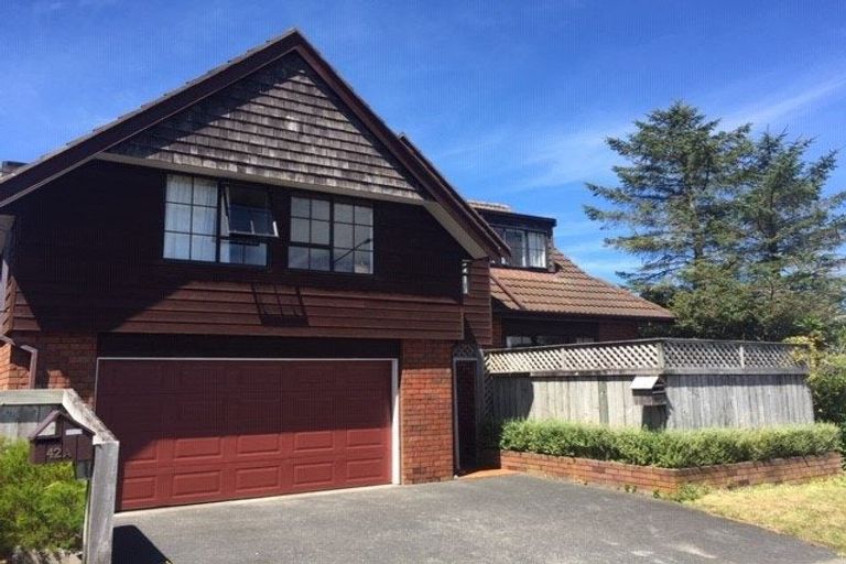 Photo of property in 42 Satara Crescent, Khandallah, Wellington, 6035