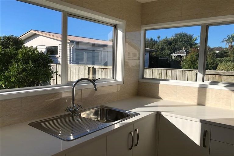 Photo of property in 1/47 Moire Road, Massey, Auckland, 0614