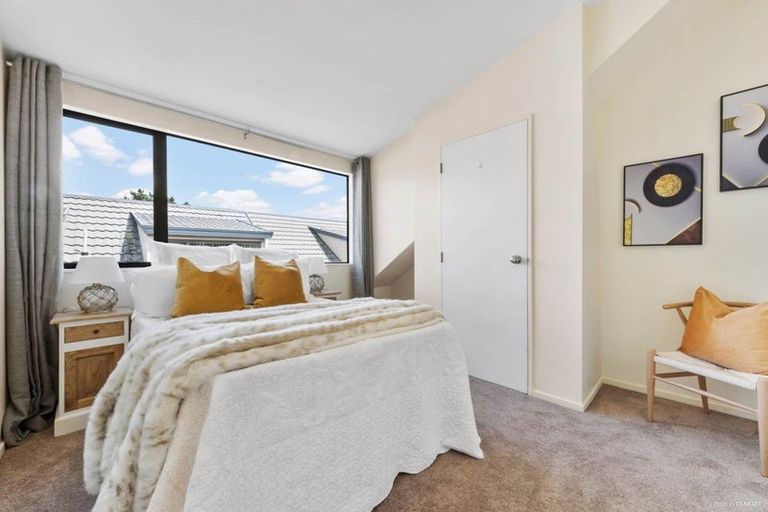Photo of property in 18/1 Melview Place, New Lynn, Auckland, 0600