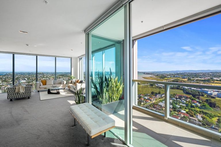 Photo of property in Sentinel Apartments, 2703/3 Northcroft Street, Takapuna, Auckland, 0622