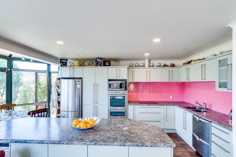 Photo of property in 10 Knightsbridge Place, Taradale, Napier, 4112