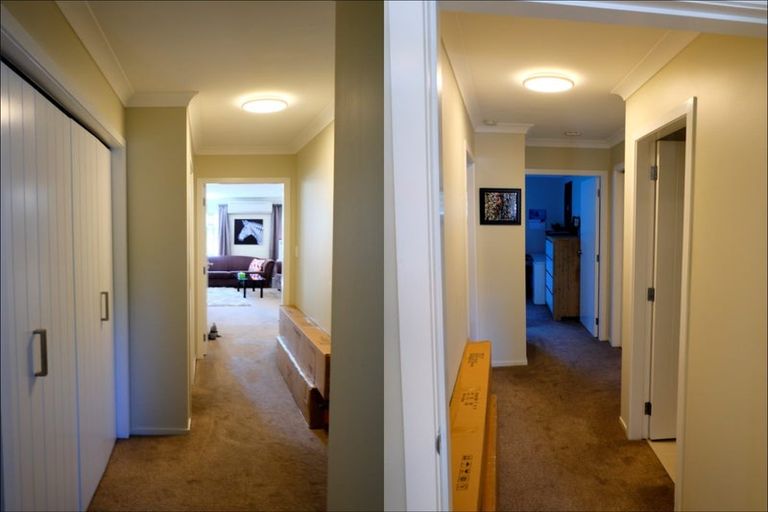 Photo of property in 19u4 Collins Avenue, Tawa, Wellington, 5028