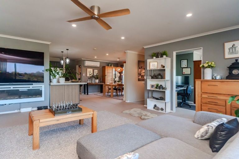Photo of property in 34a Akatarawa Road, Brown Owl, Upper Hutt, 5018