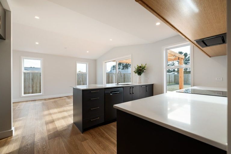 Photo of property in 27 Plover Avenue, Amberley, 7410